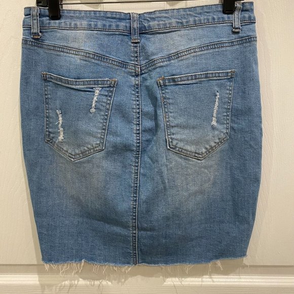 Wax Jeans Light Wash Distressed  Mini Denim Skirt Frayed Hem Size Large #1622 - Picture 3 of 9